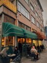 café